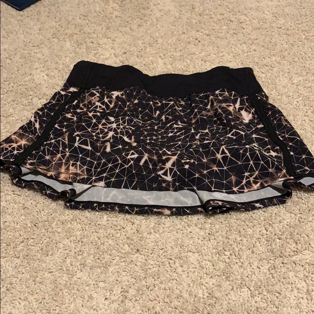 Lululemon pace rival skort